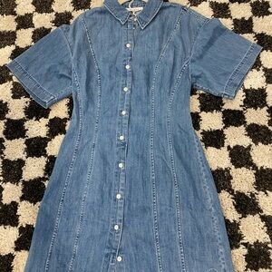 Denim dress by FRAME💙FUN & FLATTERING!See pic 4 design details & measurements